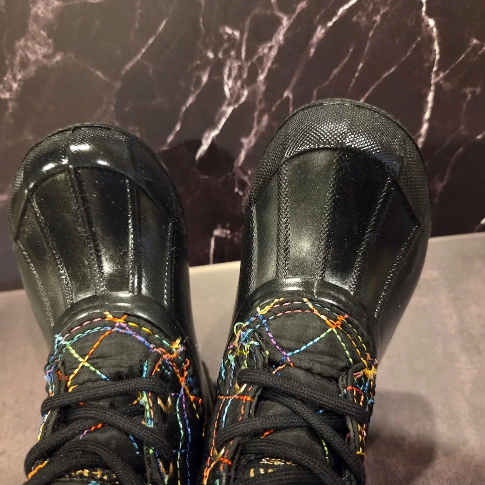 Sperry Saltwater Duck Boots Girls 6M Black‎ Rainbow Quilted Stitching Gorpcore